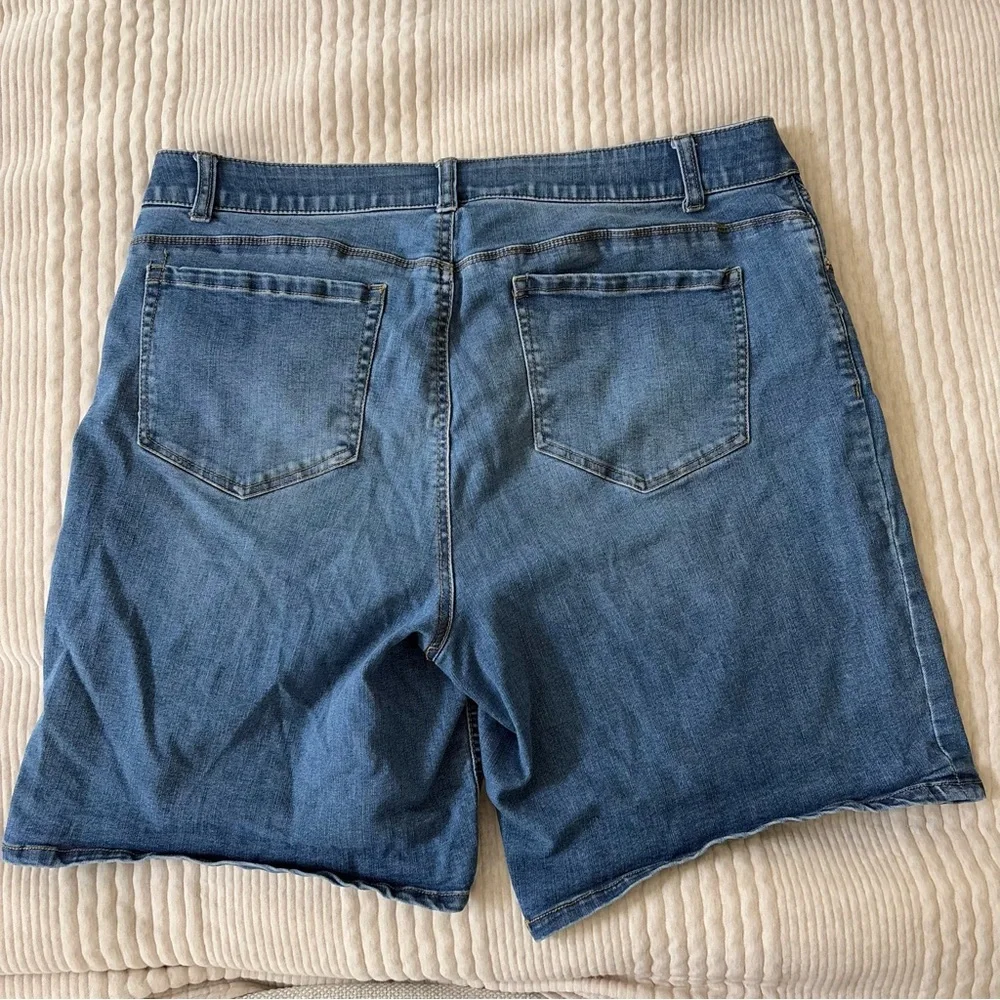 Gibson Latimer Jean Shorts Stretch Waist Light Distressing Women’s 18‎